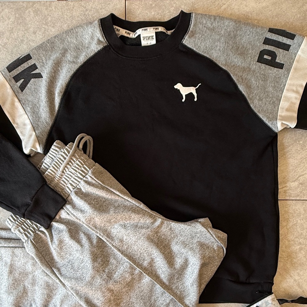 Rare PINK Victoria’s Secrets Classic Grey / Black Crewneck Sweatshirt with Logo